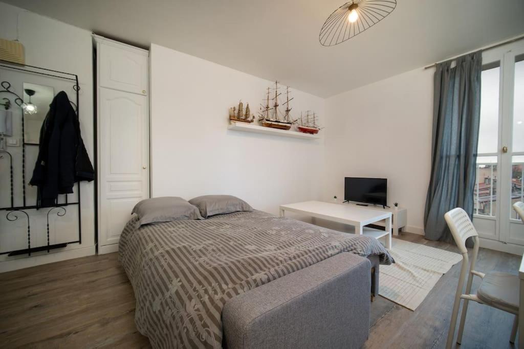 Fully Equipped Apartment Balcony Sleeps 7 Wifi マルセイユ エクステリア 写真
